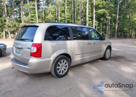 2016 Chrysler Town & Country Touring from USA, damaged, VIN 2C4RC1BG4GR254888